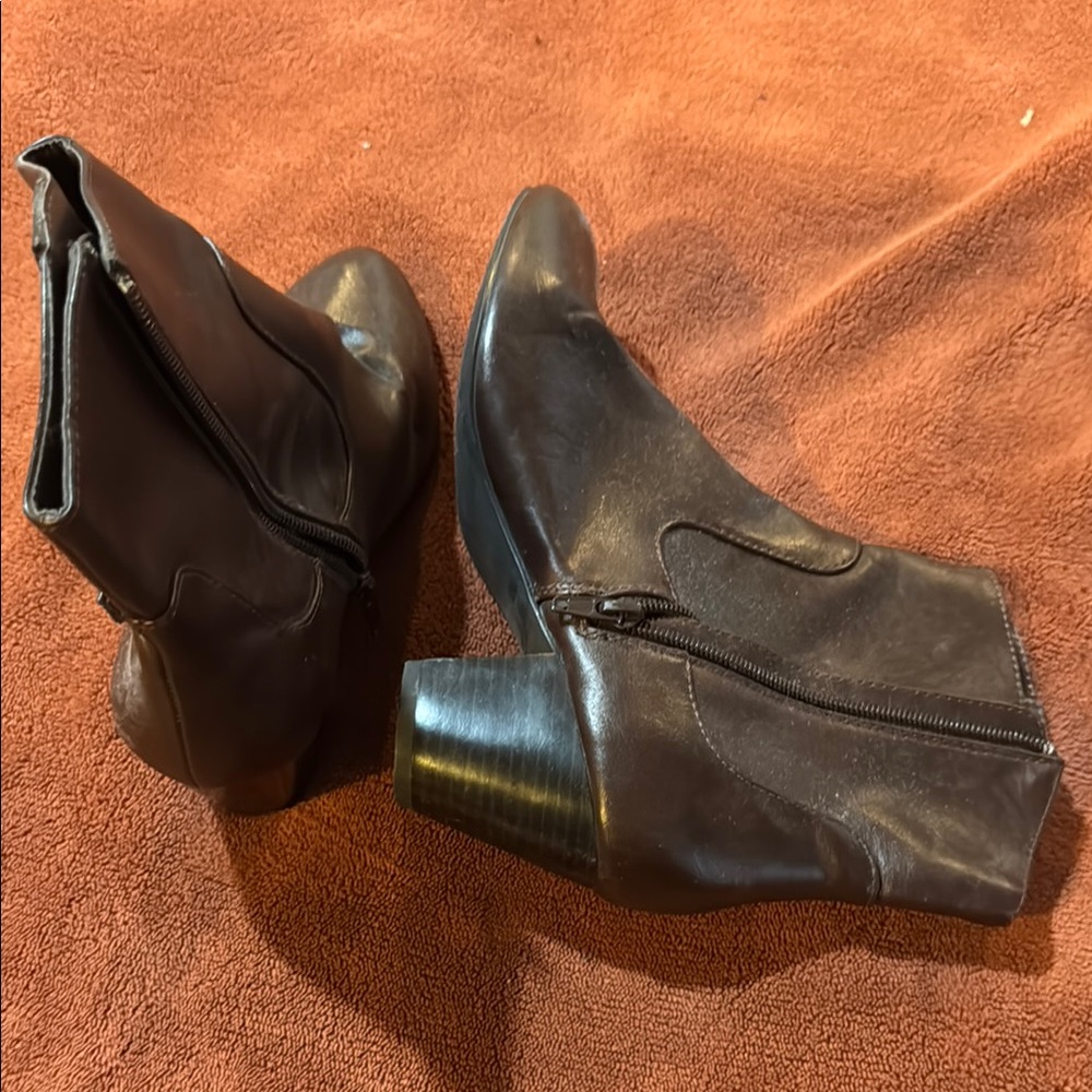 Mootsies Tootsies Brown Heeled Boots